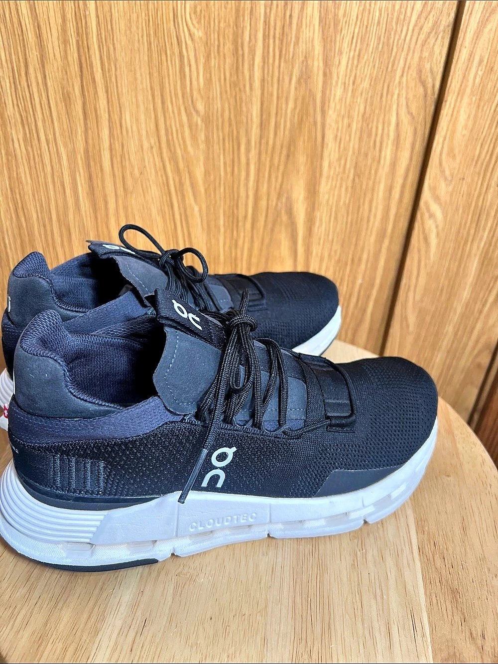 On Cloudswift Athletic Shoes Black & White US 7W - Picture 4 of 7